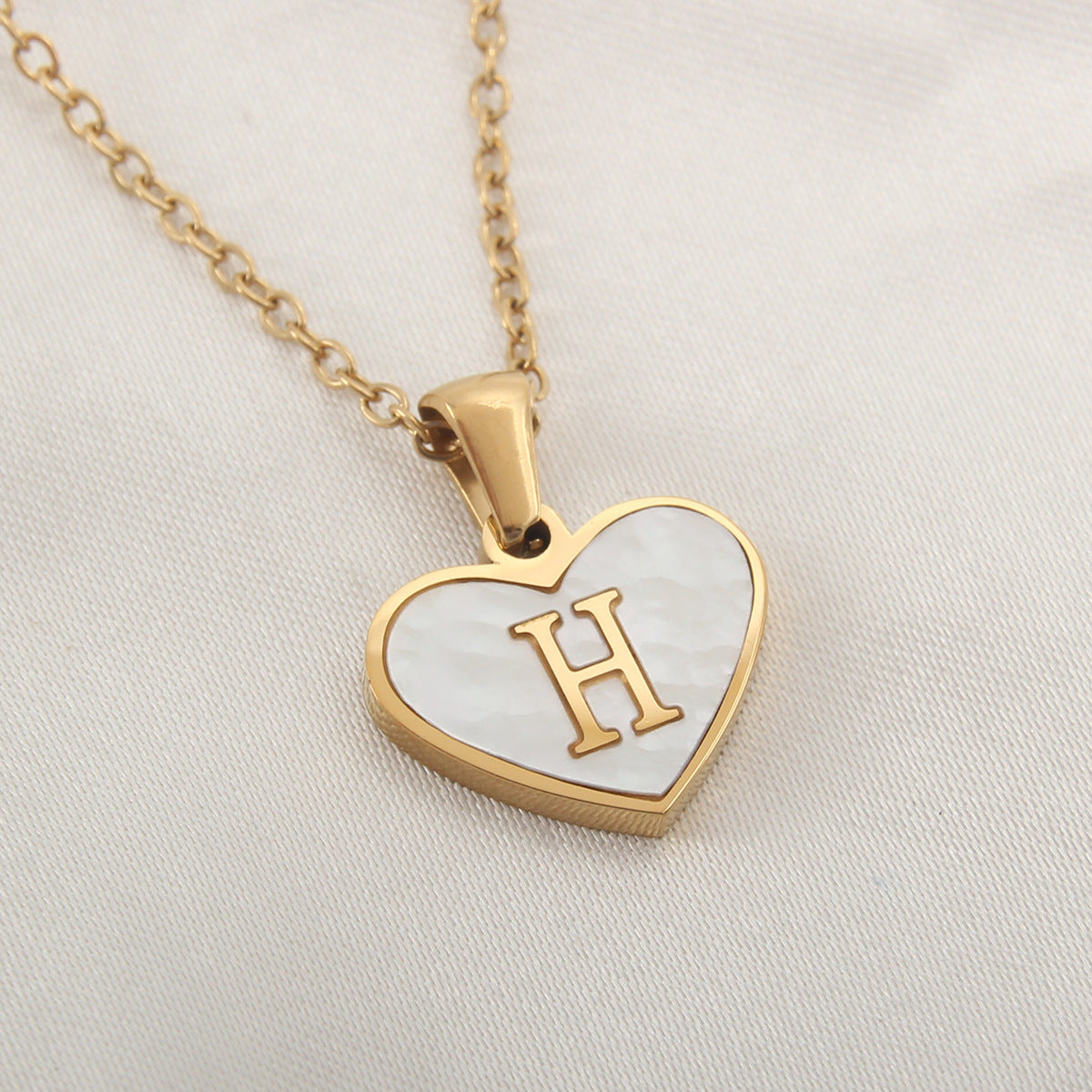 26 Letter Heart-shaped Necklace White Shell Love Clavicle Chain Fashion Personalized Necklace For Women Jewelry Valentine's Day - ARCHSHOPE